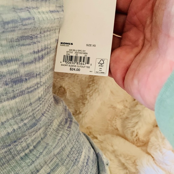 NWT JUNIORS cut out short sleeve tee - Picture 3 of 5